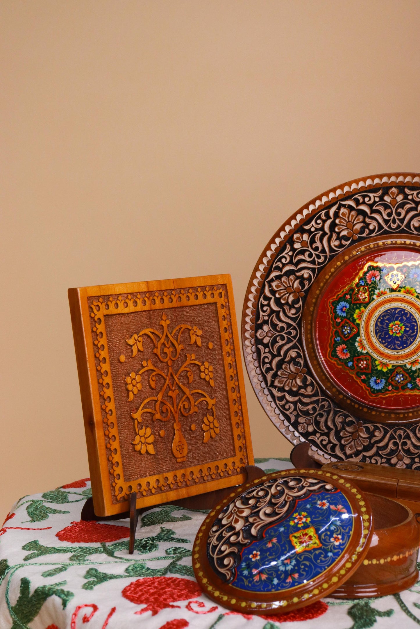 Handcrafted Wooden Décor Box with Painted Lid – 11cm x 11cm