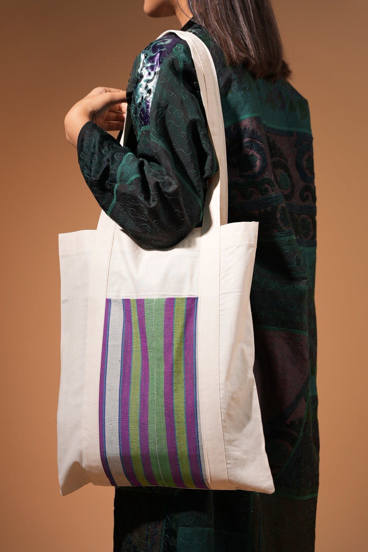 Sac fourre-tout en coton écologique avec motif rayé tissé à la main